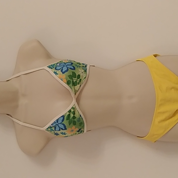 Bikini Tops with Bottom - Picture 5 of 7